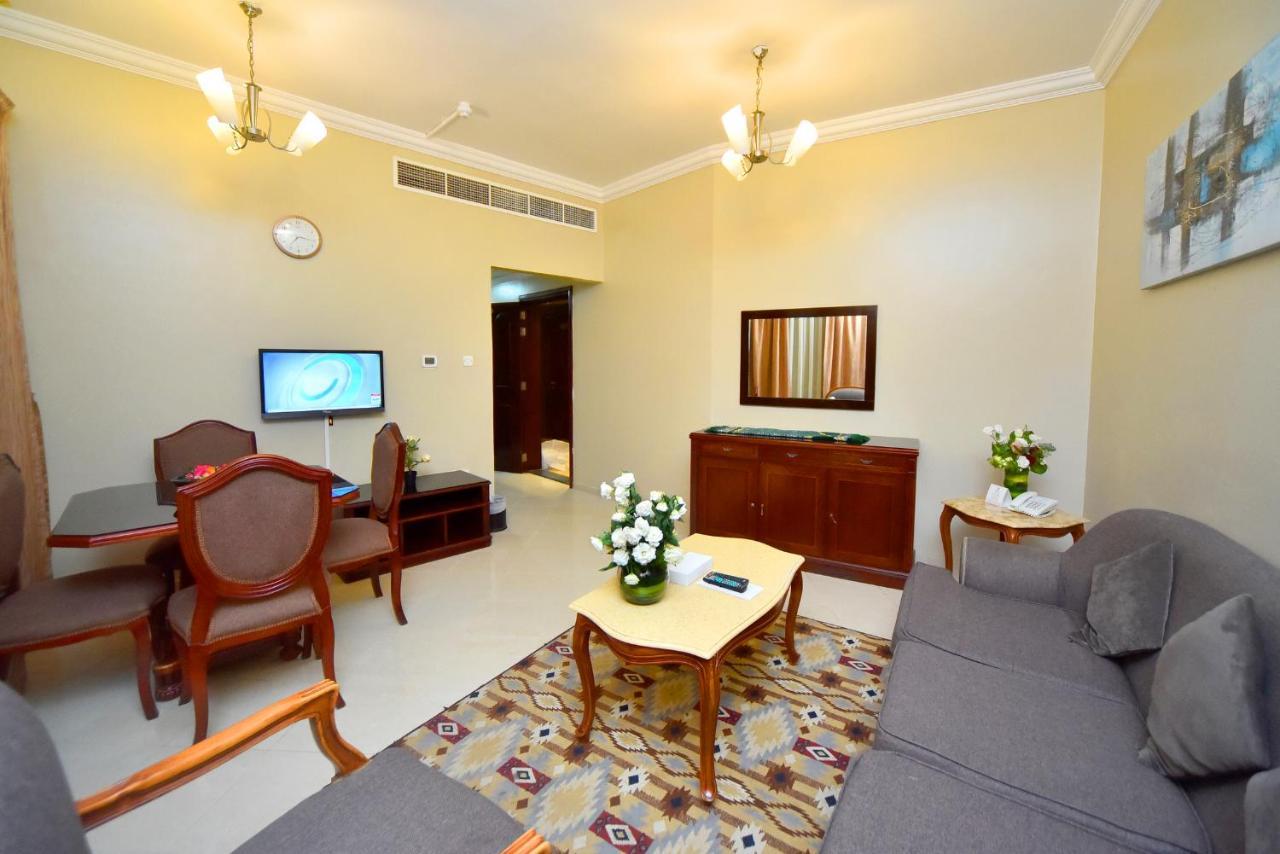 เอ็มมิเรท สตาร์ โฮเต็ล อพาร์ทเม้นท์ ซาร์จาฮ์ Aparthotel ชาร์จาห์ ภายนอก รูปภาพ