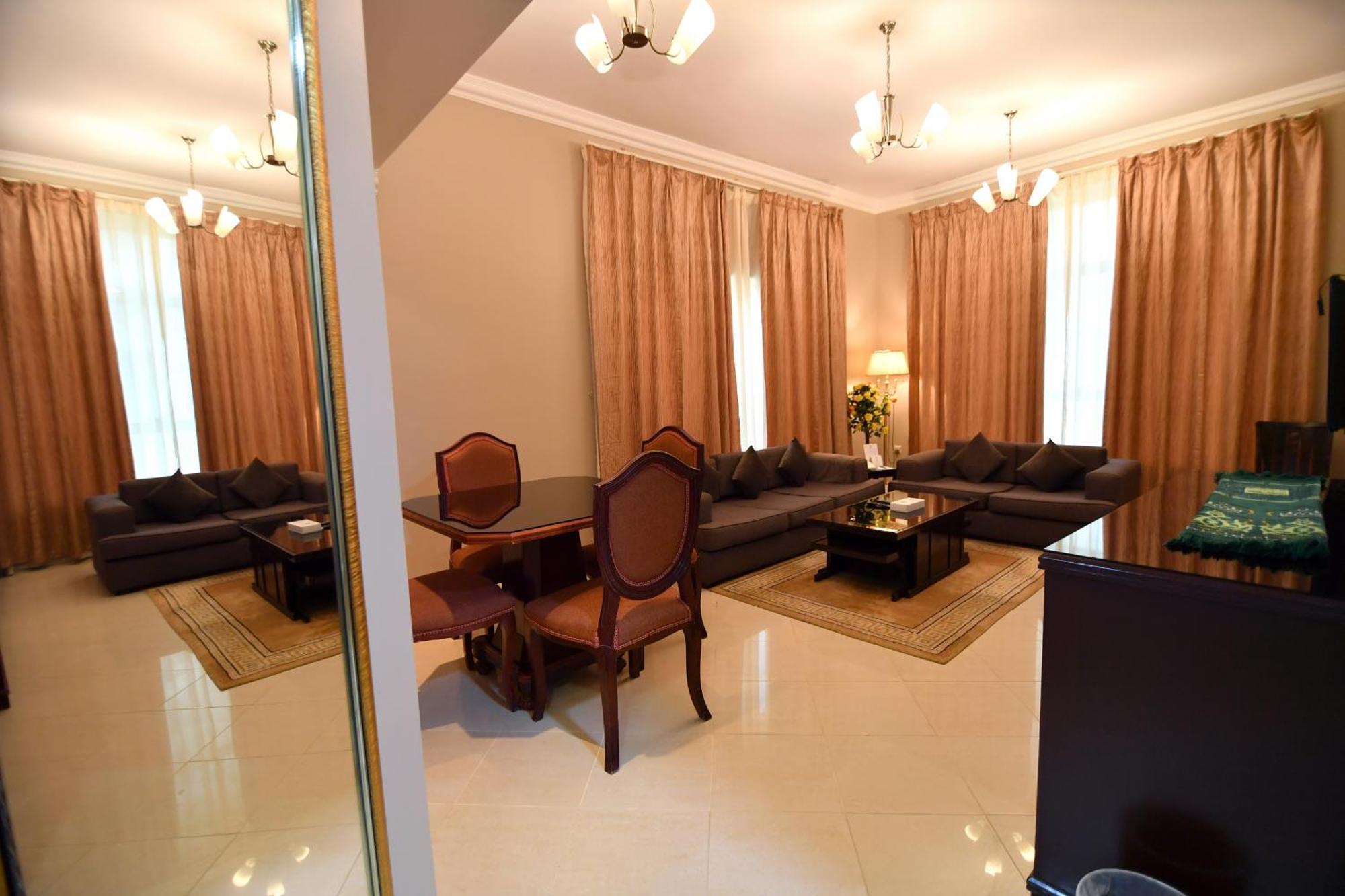 เอ็มมิเรท สตาร์ โฮเต็ล อพาร์ทเม้นท์ ซาร์จาฮ์ Aparthotel ชาร์จาห์ ภายนอก รูปภาพ